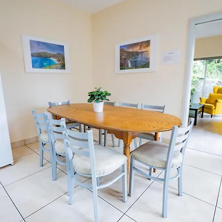 Large Modern House, Sleeps 17 With Parking Galway