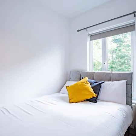 Large Modern House, Sleeps 17 With Parking Prázdninový dům *