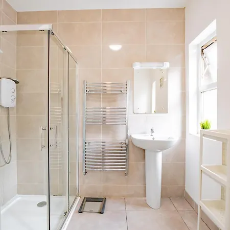 Large Modern House, Sleeps 17 With Parking * Голуэй