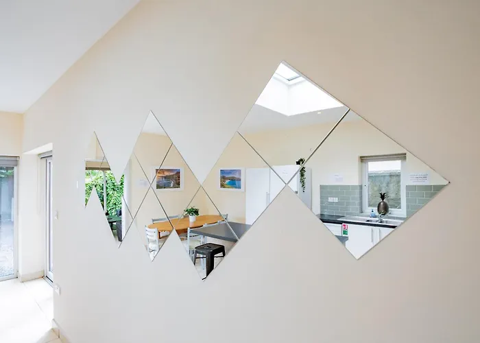 Feriehus Large Modern House, Sleeps 17 With Parking Galway