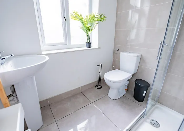 Feriehus Large Modern House, Sleeps 17 With Parking Galway