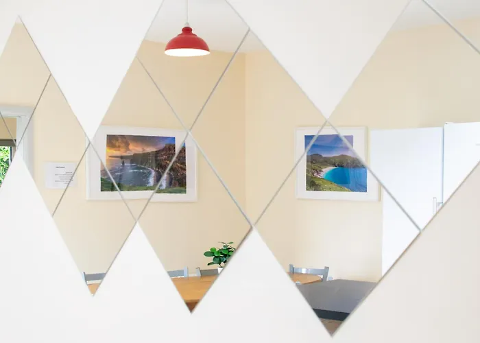 Large Modern House, Sleeps 17 With Parking *